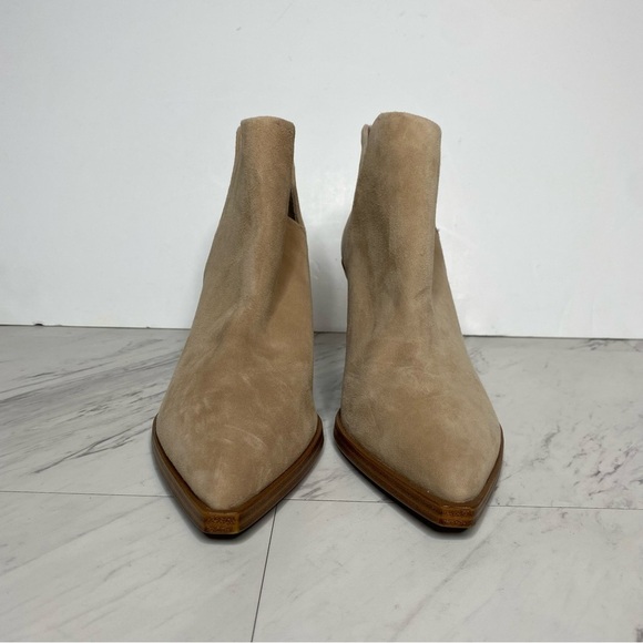 Vince Camuto Gigietta Tan Suede Bootie 11M - Picture 2 of 15